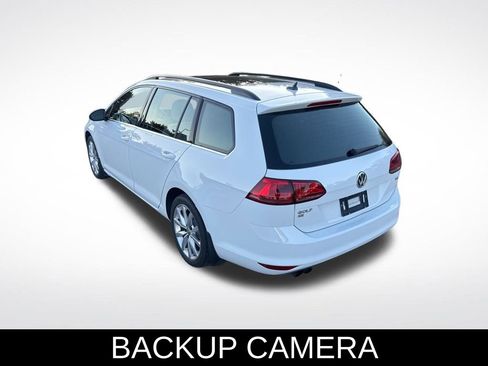 Used 2016 Volkswagen Golf SE image 4