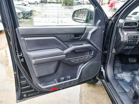 Certified 2025 Toyota Tacoma SR5 image 22