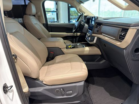 Used 2022 Ford Expedition Limited AWD/4WD image 24