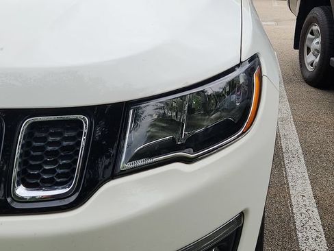 Used 2020 Jeep Compass Latitude w/ Cold Weather Group AWD/4WD image 4
