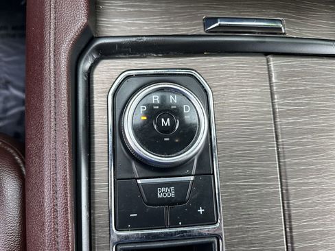 Used 2024 Ford Expedition Limited RWD image 28