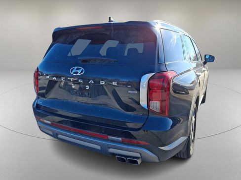 Used 2023 Hyundai Palisade Limited w/ Winter Package image 8