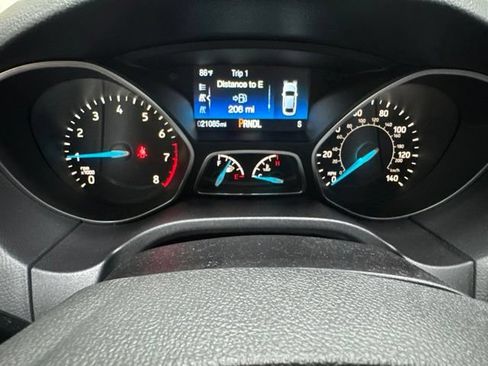 Used 2018 Ford Focus SE FWD image 14