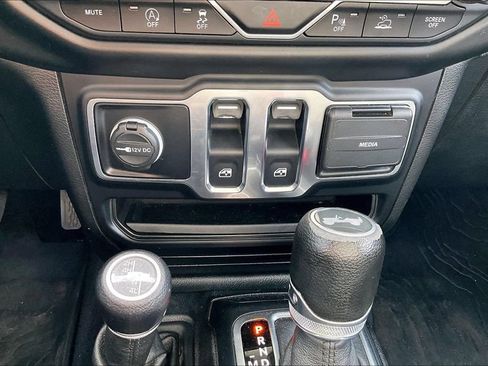Used 2021 Jeep Wrangler Sport AWD/4WD image 24