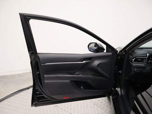Used 2024 Toyota Camry SE FWD image 16