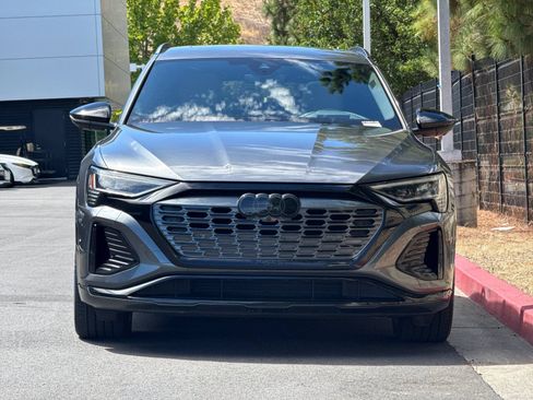 Used 2024 Audi Q8 e-tron Premium Plus AWD/4WD image 9
