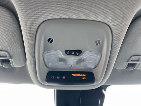 Used 2025 Chevrolet TrailBlazer LT image 24