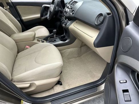 Used 2011 Toyota RAV4 2WD image 24