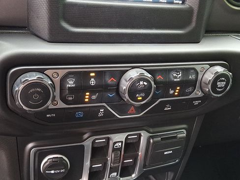 Used 2023 Jeep Wrangler Unlimited w/ Cold Weather Group AWD/4WD image 12