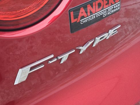 Used 2016 Jaguar F-TYPE R image 13