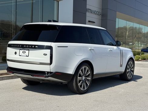 Certified 2023 Land Rover Range Rover SE image 6