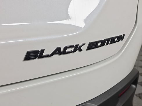 Used 2026 Honda Pilot Black Edition image 12