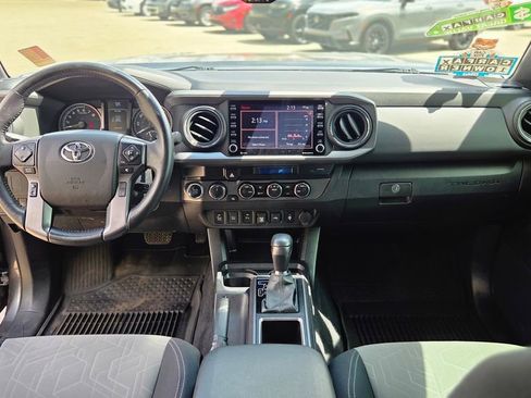 Used 2022 Toyota Tacoma TRD Off-Road w/ Technology Package AWD/4WD image 26