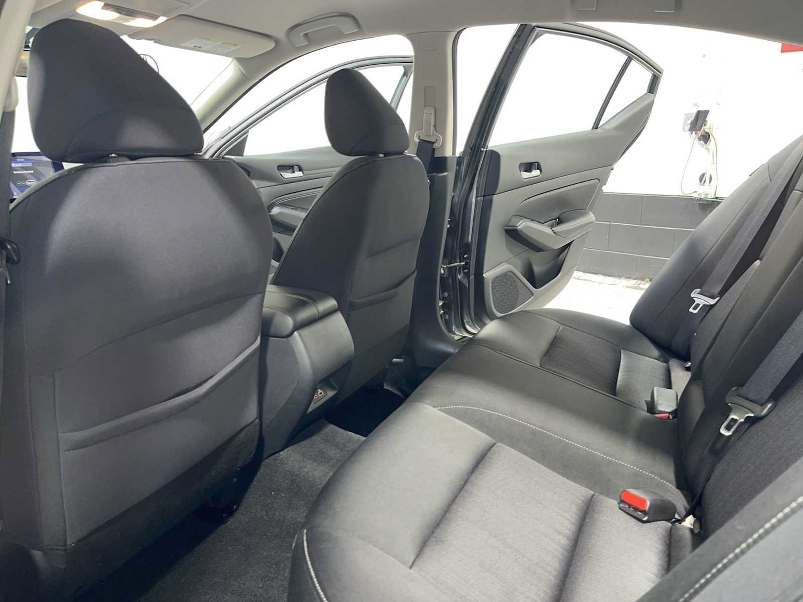 Used 2019 Nissan Altima 2.5 S FWD image 12