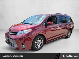 Used 2020 Toyota Sienna XLE w/ XLE Navigation Package FWD video 1