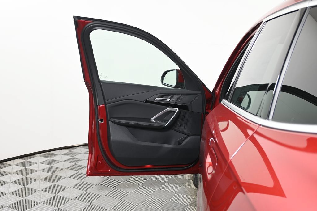 Used 2026 BMW X1 xDrive28i w/ Technology Package AWD/4WD image 28