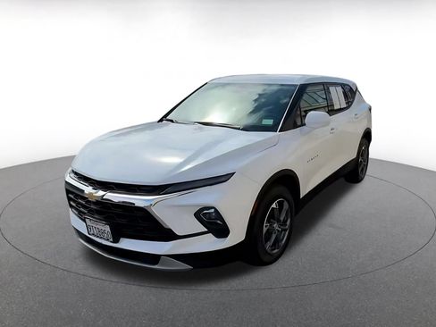 Used 2025 Chevrolet Blazer LT FWD image 7
