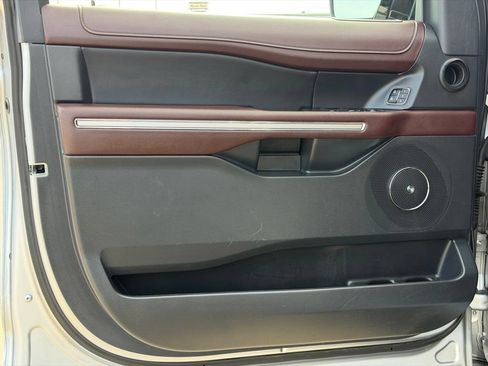 Used 2024 Ford Expedition Limited AWD/4WD image 25
