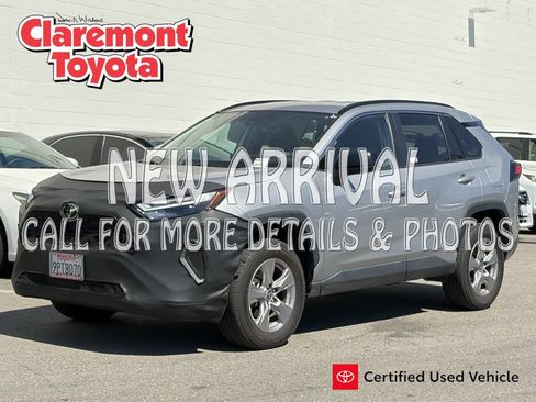 Certified 2025 Toyota RAV4 LE AWD/4WD image 1