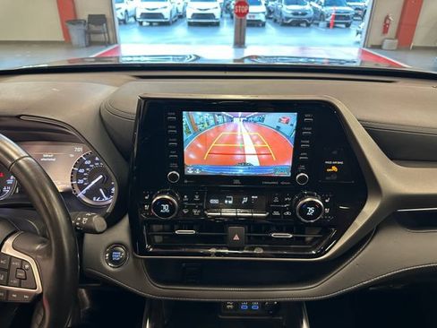Used 2022 Toyota Highlander Limited AWD/4WD image 22