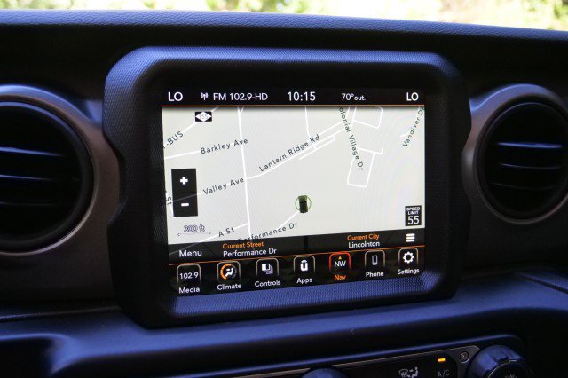 Used 2022 Jeep Wrangler Sport AWD/4WD image 18