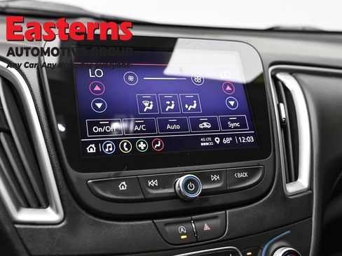 Used 2022 Chevrolet Malibu LT w/ Leather Package FWD image 19
