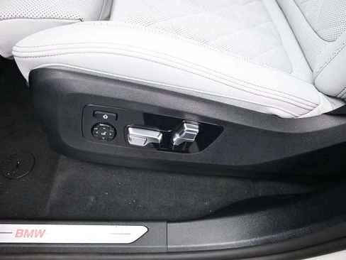 New 2026 BMW X5 sDrive40i w/ Climate Comfort Package RWD image 15