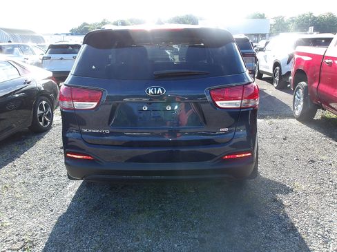 Used 2018 Kia Sorento AWD image 2