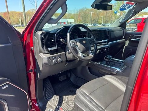 Used 2022 Chevrolet Silverado 1500 LTZ w/ LTZ Premium Package AWD/4WD image 9