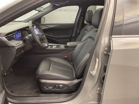 New 2026 Jeep Cherokee Overland w/ Advanced Pro Tech Group image 19