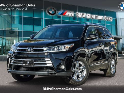 Used 2017 Toyota Highlander Limited image 1