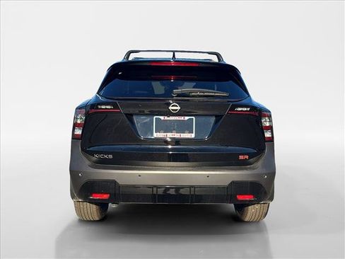 New 2026 Nissan Kicks SR w/ SR Premium Package image 4