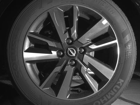 Used 2025 Nissan Versa SV image 14