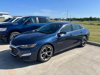 Used 2022 Chevrolet Malibu LT FWD video 1