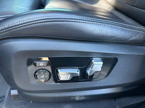 Used 2022 BMW X7 xDrive40i w/ Premium Package AWD/4WD image 12