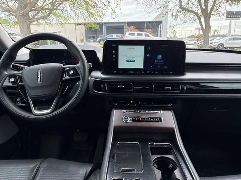 Used 2025 Lincoln Aviator Reserve w/ Equipment Group 201A image 10