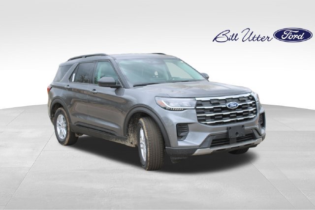 New 2026 Ford Explorer Active RWD image 2