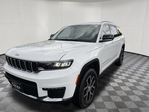 Used 2025 Jeep Grand Cherokee L Limited w/ Trailer Tow Package AWD/4WD image 3
