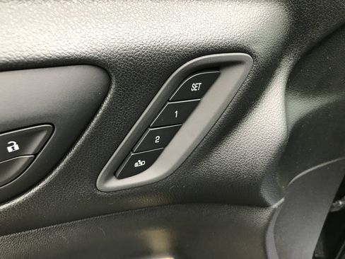 Used 2018 GMC Acadia Denali image 14