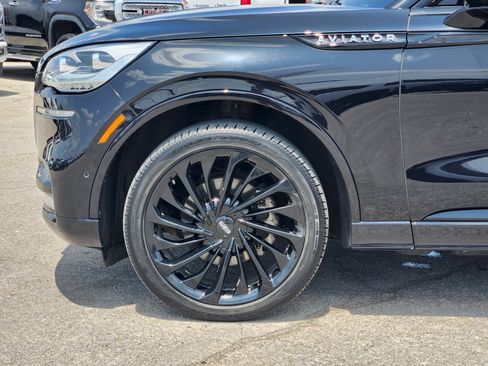 Used 2022 Lincoln Aviator Reserve w/ Equipment Group 201A AWD/4WD image 9