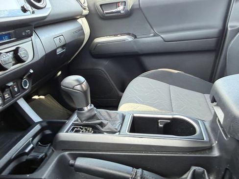 Used 2023 Toyota Tacoma TRD Sport w/ Technology Package image 27