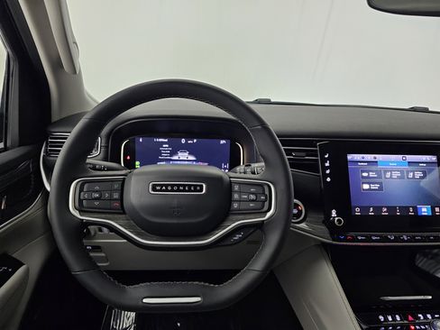 Used 2022 Jeep Wagoneer Series II image 6