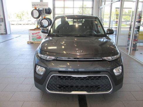 Used 2020 Kia Soul LX image 2