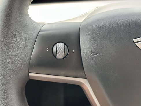 Used 2022 Tesla Model Y Performance AWD/4WD image 23