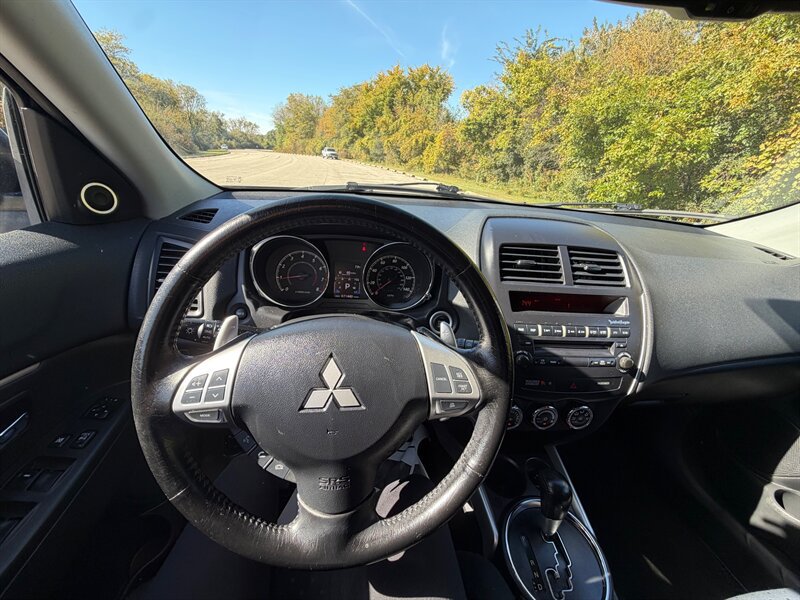 Used 2012 Mitsubishi Outlander Sport SE FWD image 12
