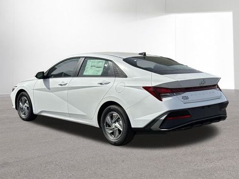 New 2026 Hyundai Elantra SE w/ Cargo Package FWD image 30