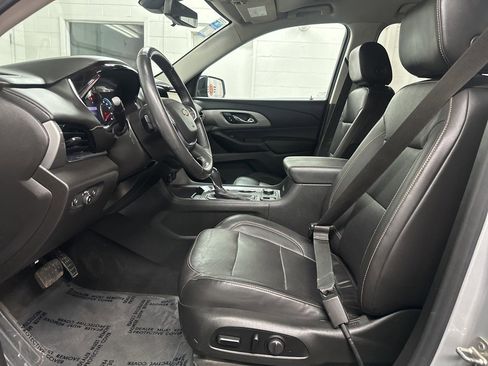 Used 2021 Chevrolet Traverse RS image 20