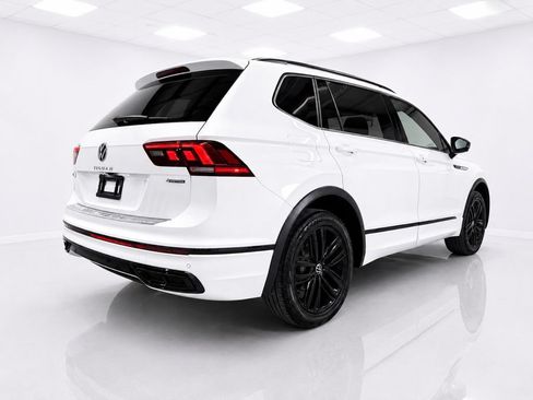 Used 2022 Volkswagen Tiguan SE R-Line AWD/4WD image 6