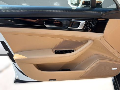Used 2020 Porsche Panamera RWD image 20