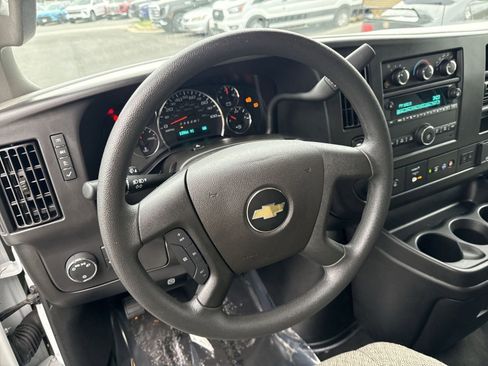 Used 2024 Chevrolet Express 3500 LT w/ LT Preferred Equipment Group RWD image 14